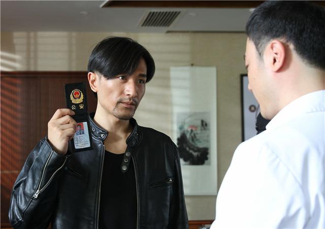 栾浚威《六棱镜》杀青 演绎邪派刑警荷尔蒙爆棚