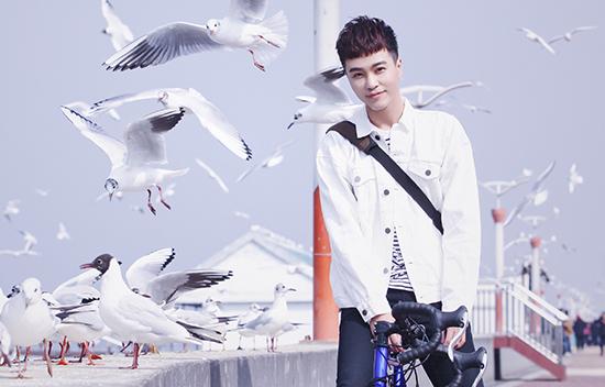 《南北兄弟》路透曝光 孟瑞一人饰三角演技获赞