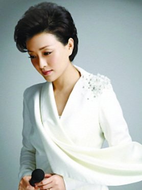 杨澜咽喉息肉严重接受治疗 被医生严令禁声