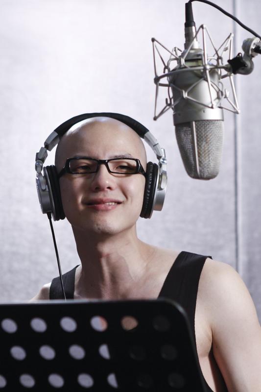  歌手平安 献声《特工艾米拉》 主题曲MV引期待