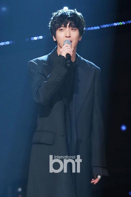 郑容和solo登上Billboard排行榜首位