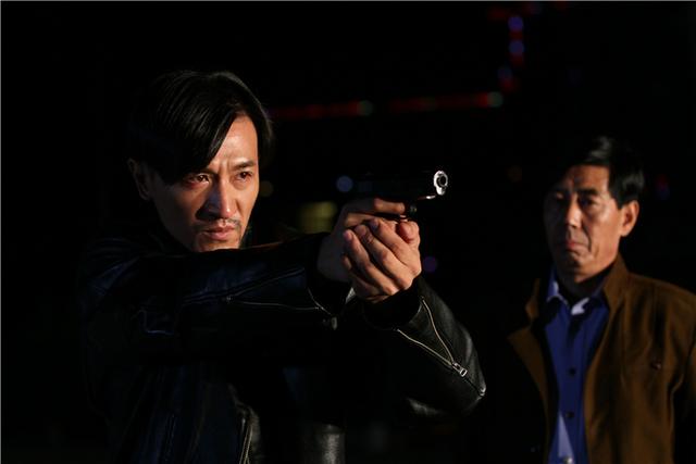 栾浚威《六棱镜》杀青 演绎邪派刑警荷尔蒙爆棚