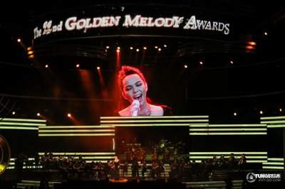 张惠妹献唱金曲奖 演绎经典向音乐大师致敬(图)