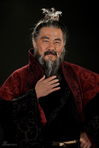 独家:两版《三国》全对比 新版前十集观念新