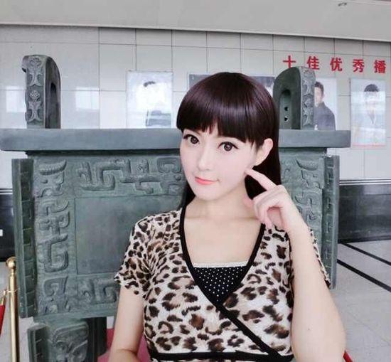 潘春春对战百变美人计 力证“胸大有脑”