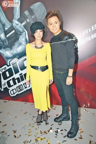 张敬轩泳儿比拼中国好声音 香港开唱两地大对决