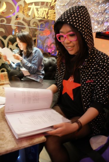 摇滚女青年挑战<em>快女</em> 自定全程<em>歌单</em>誓要问鼎冠