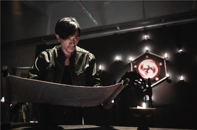 栾浚威《六棱镜》杀青 演绎邪派刑警荷尔蒙爆棚