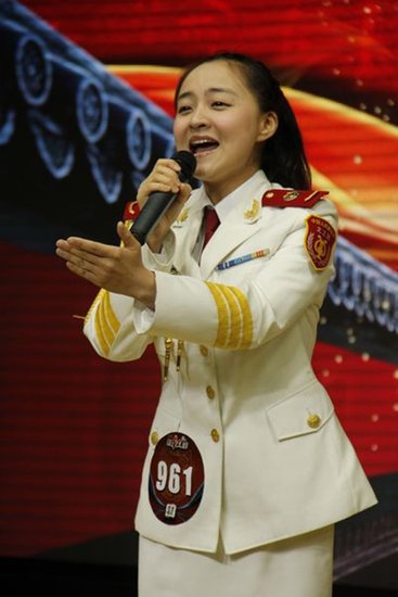 中国红歌会西安唱区唱响激情 兵声震四座成风景