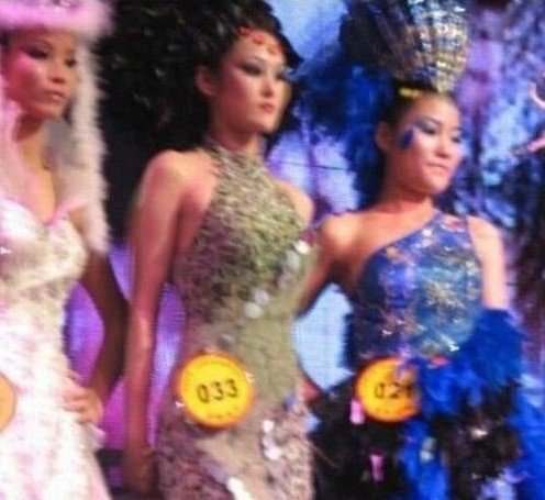 张馨予坐台新照再曝光 夜总会打扮妖艳陪客_娱乐_腾讯网