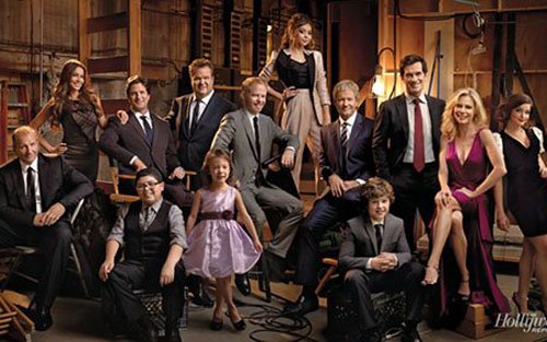《摩登家庭》众演员登杂志封面 为新一季做宣