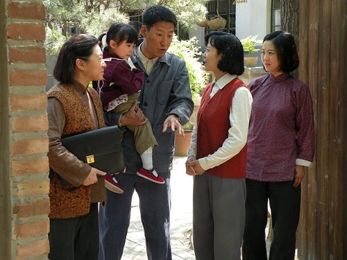 于震新戏同期PK 《南下南下》撞上《黑玫瑰》