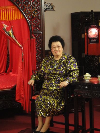 中国女首富陈丽华做客《锋尚》 为求紫檀