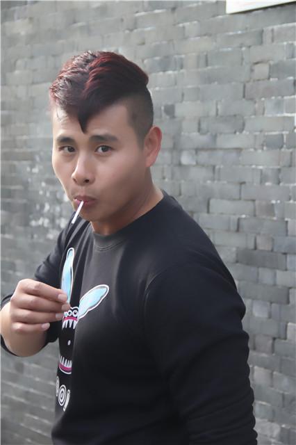 姚雨鑫自导自演电影《王二狗护宝传奇》热拍