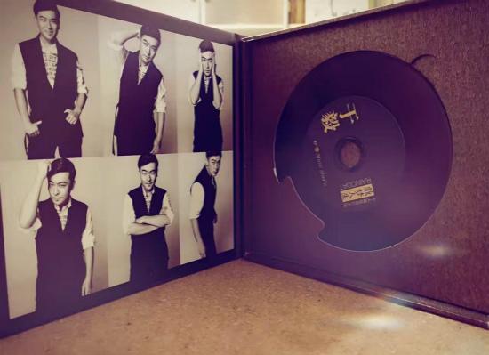 演员于毅 跨界首发专辑 细数光影《戏梦人生》