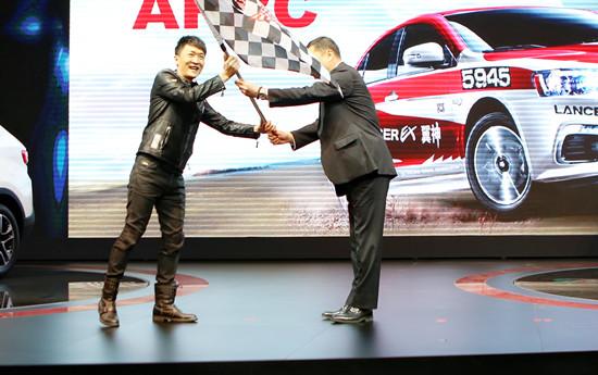 樊凡激情再战 将参加2015年亚太拉力汽车锦标赛
