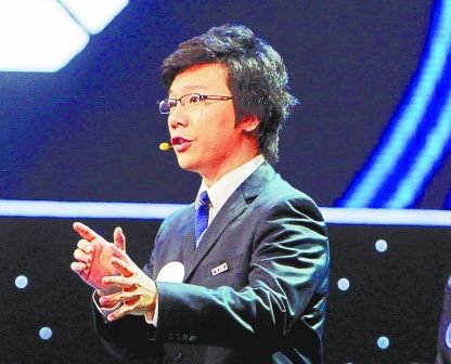 而是由钱枫和武汉大学校辩论队队长陈铭和来自