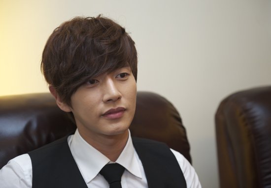  朴海镇 带病赴雪之约定+喜欢用手机传递浪漫