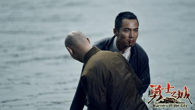 《勇士之城》热播 网友直呼“被虐到不行”