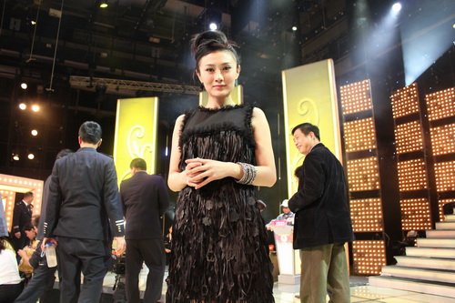 两大卫视率先交火 张译木甘做<em>打工妹_娱乐</em>_腾