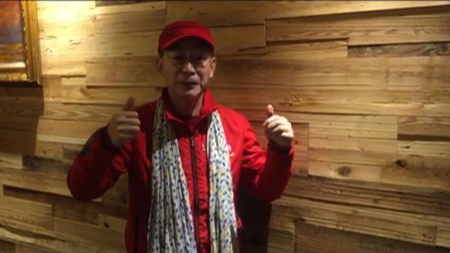 父亲扮美猴王逗白血病儿子 六小龄童发声祝患