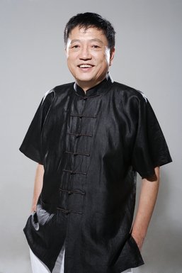 秦焰《热血码头》四川杀青 演反派吊足观众胃口