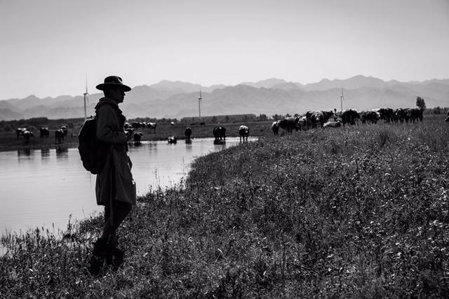 何晟铭《北极光》首播 自省正向的别样孤独 