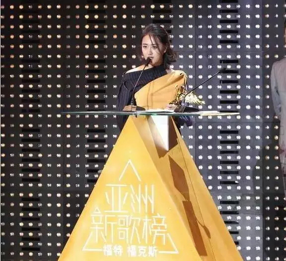 陈粒巡演上海站明日开票 走出了条自己的音乐路