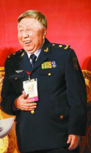 阎肃  