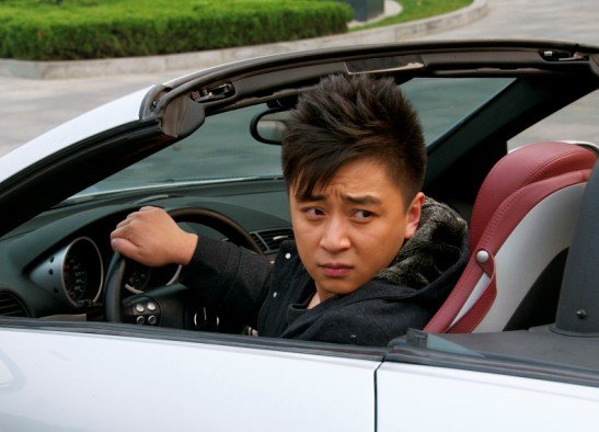 《便衣警官》广州热拍 董可飞贾乃亮扮酷帅警官