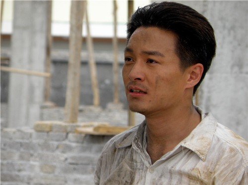 《五星红旗迎风飘扬》获好评 郑国霖成央视最热