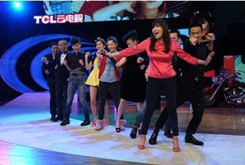 游本昌张蔷点燃《年代秀》 辛晓琪诉说背后故事