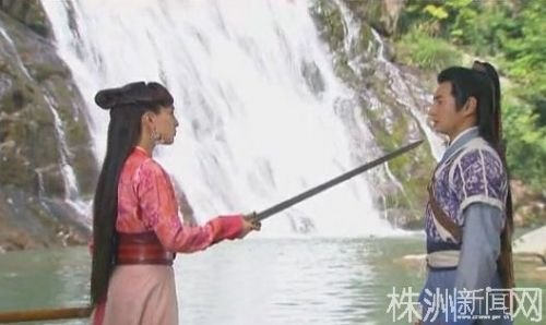 新<em>白发魔女传花絮</em> <em>吴奇隆</em>马苏水中激情(图)_大