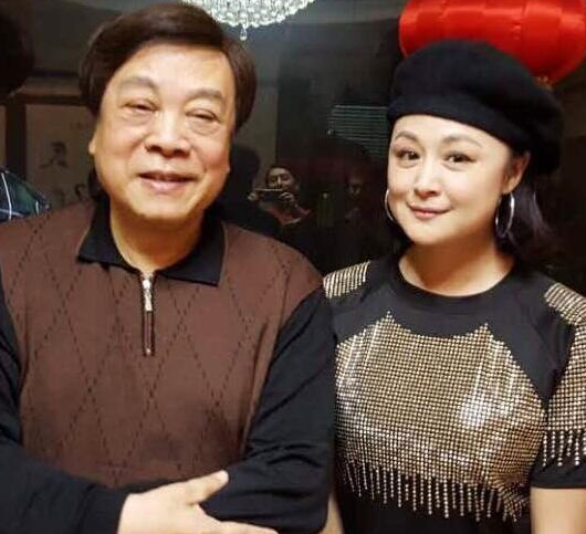 赵本山小姨子欲拜赵忠祥为师 学习主持和绘画