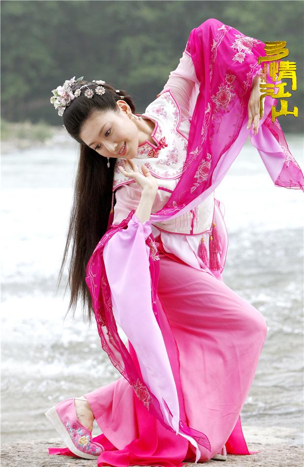 《多情江山》热播 侯梦瑶“打女”变“舞女” 