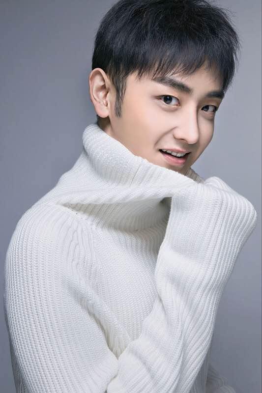 《凤囚凰》杀青 向昊再"牵手"关晓彤展英气_娱乐_腾讯网