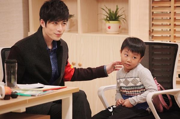 《一年级》上演萌娃“争权记” 陈学东变身暖爸