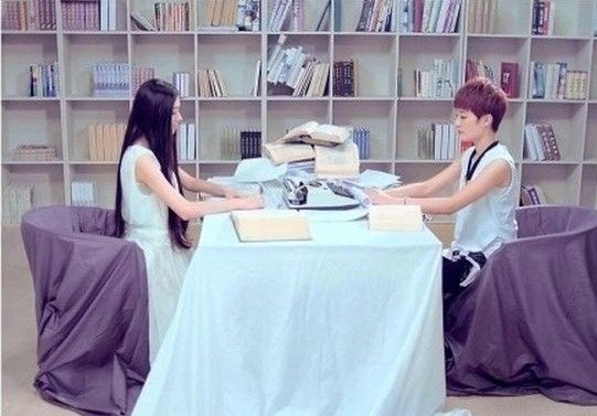 曾轶可veelive再度开唱 歌迷求赐女神郭碧婷_娱乐_腾讯网