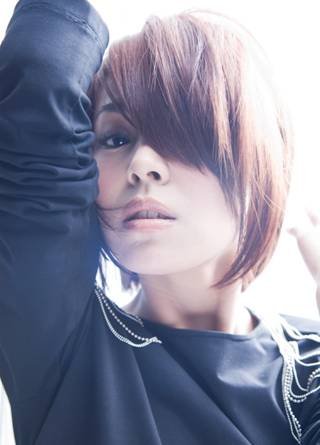 《青蜂侠》剧情波澜不惊，“笑”果出彩