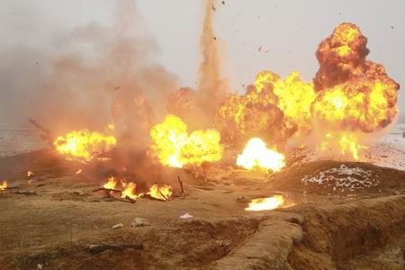 唐国强《借问英雄何处》很拼命 爆炸戏不用替身