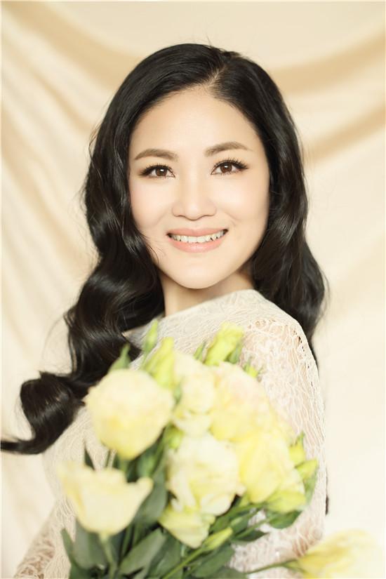 易秒英湖南春晚压轴 湘妹子新民歌唱响新春祝福