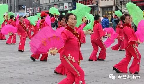 女星耍大牌玉女洗矿泉水澡 金星知道太多秘密(图)