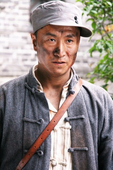 铁道游击队》.; 《铁道2》二轮热播 张笑君称孙玉田为"枭雄"