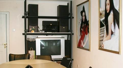 范冰冰招人"要求高" 曝章子怡等艺人员工待