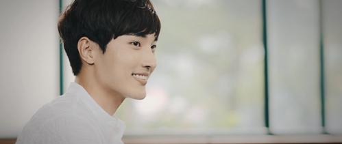 辉灿微电影《很爱很爱的》发布　上演校园虐恋