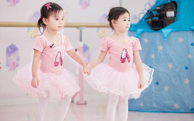 一周综艺:跑男2收官 郑恺怒撕baby