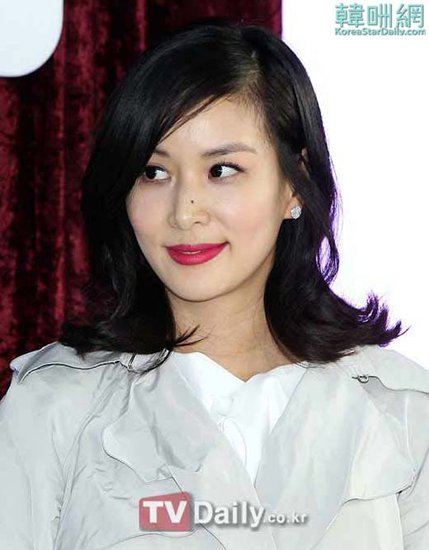 高小英产后身价不减 连接5广告收益35亿韩币