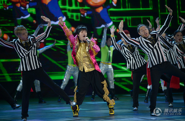 大张伟新神曲诞生 《倍儿爽》嗨翻除夕夜