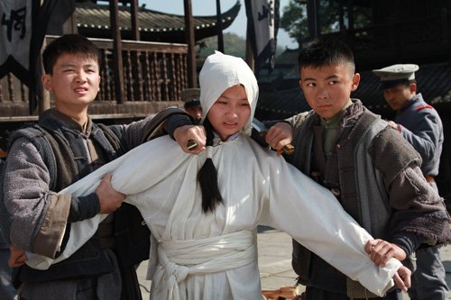 《借问英雄何处》完美收官 导演回应争议话题