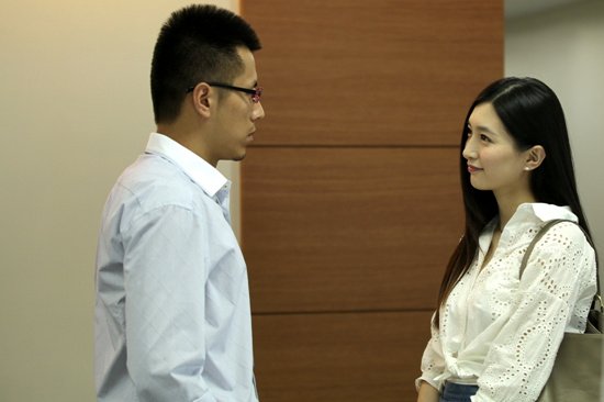 《一仆二主》热拍  江疏影 :拍亲热戏很紧张_热